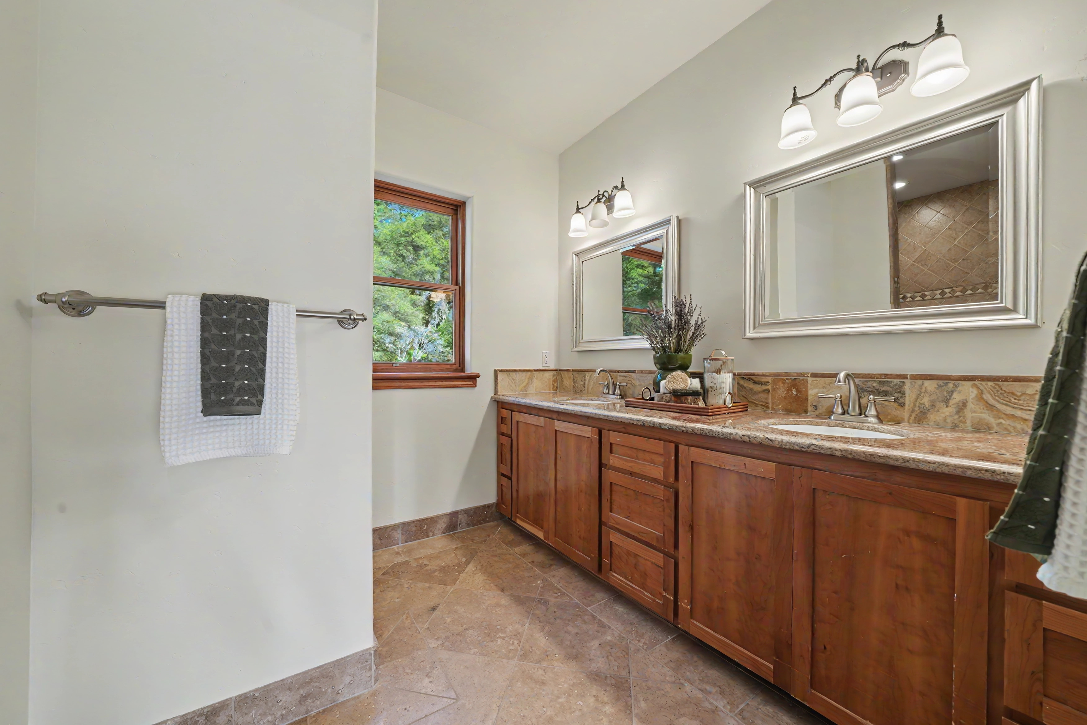  40 Acres - Fully Wheelchair Accessible - Indoor Pool - 物件實景