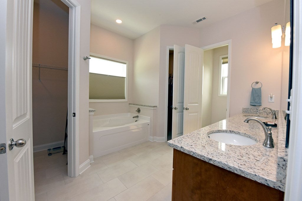 Blairsville, Georgia, 30512, United States, 3 Bedrooms Bedrooms, ,3 BathroomsBathrooms,Residential,For Sale,1846972