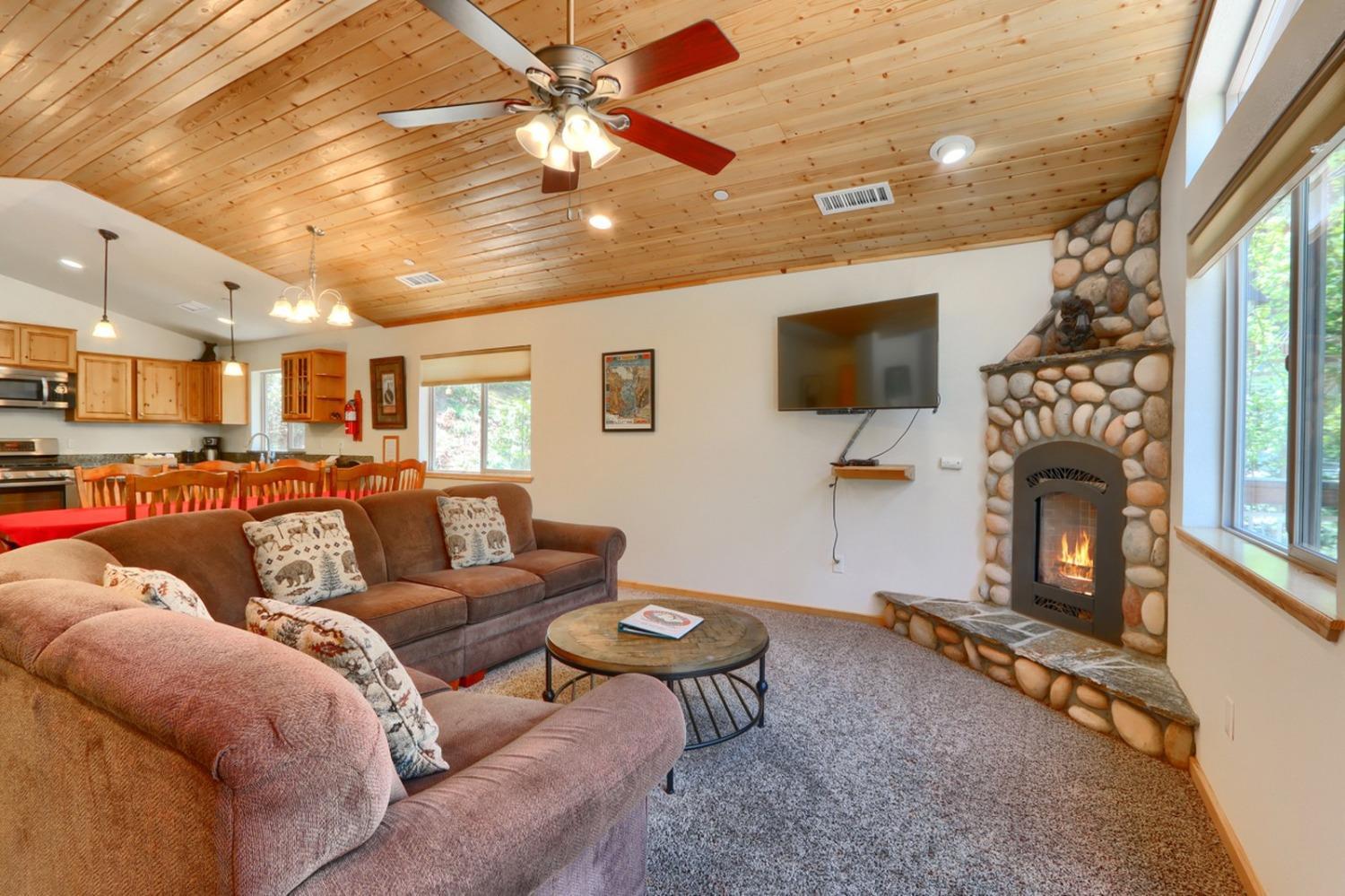 7400 Choke Cherry Lane, Yosemite, California, 95389, United States, 6 Bedrooms Bedrooms, ,4 BathroomsBathrooms,Residential,For Sale,7400 Choke Cherry Lane,1538846