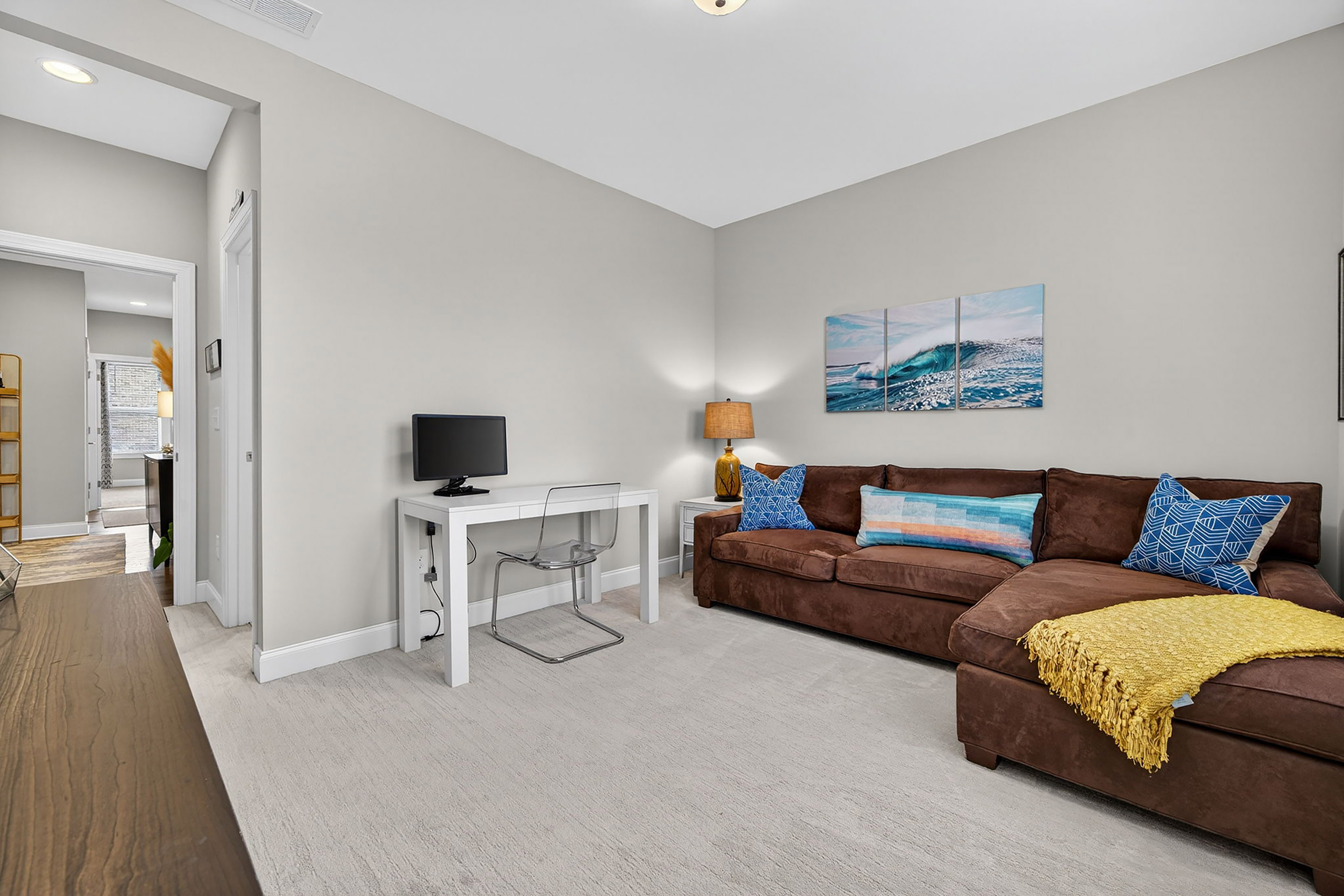  Stunning Three Bedroom Townhome in Convenient Boutique Community - 物件實景
