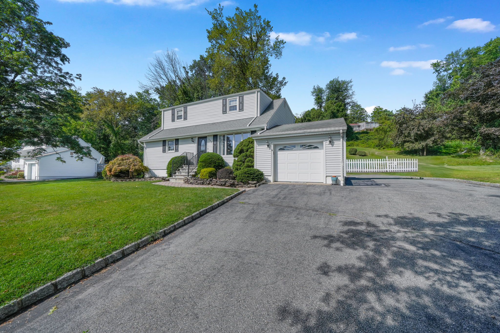 Montville, New Jersey, 07045, United States, 4 Bedrooms Bedrooms, ,2 BathroomsBathrooms,Residential,For Sale,1927850