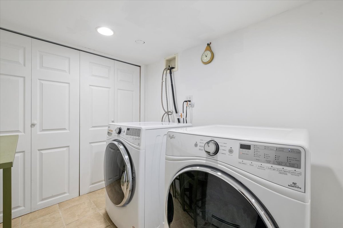 Bethpage, New York, 11714, United States, 4 Bedrooms Bedrooms, ,3 BathroomsBathrooms,Residential,For Sale,1905713