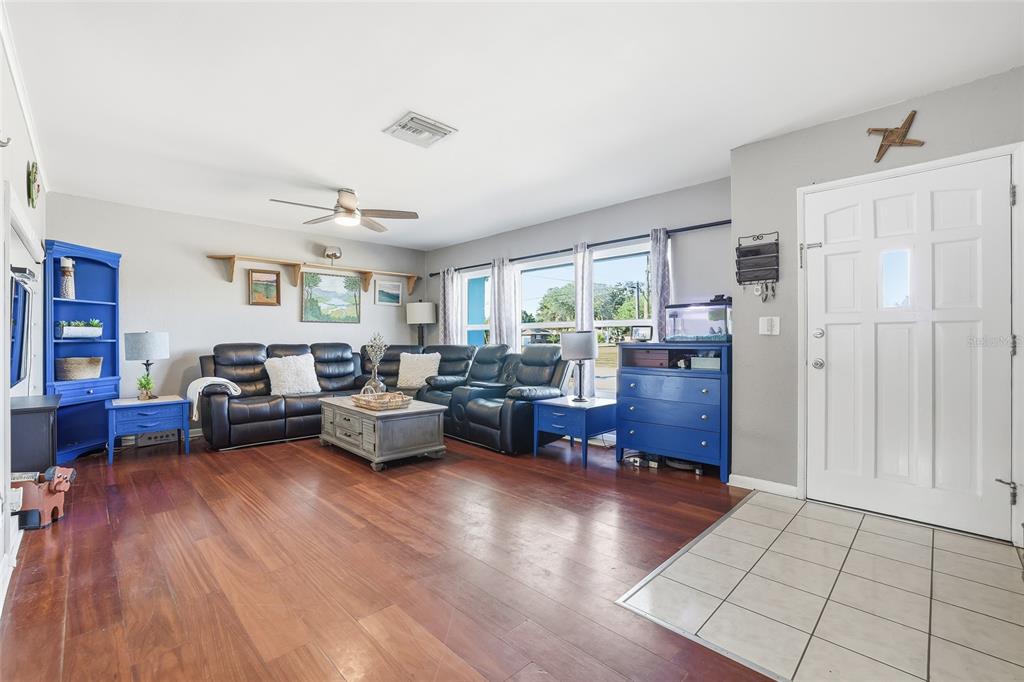 Dunedin, Florida, 34698, United States, 3 Bedrooms Bedrooms, ,2 BathroomsBathrooms,Residential,For Sale,2003433