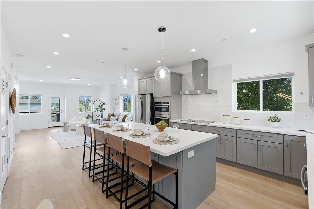 Mountain View, California, 94043, United States, 4 Bedrooms Bedrooms, ,4 BathroomsBathrooms,Residential,For Sale,1989678