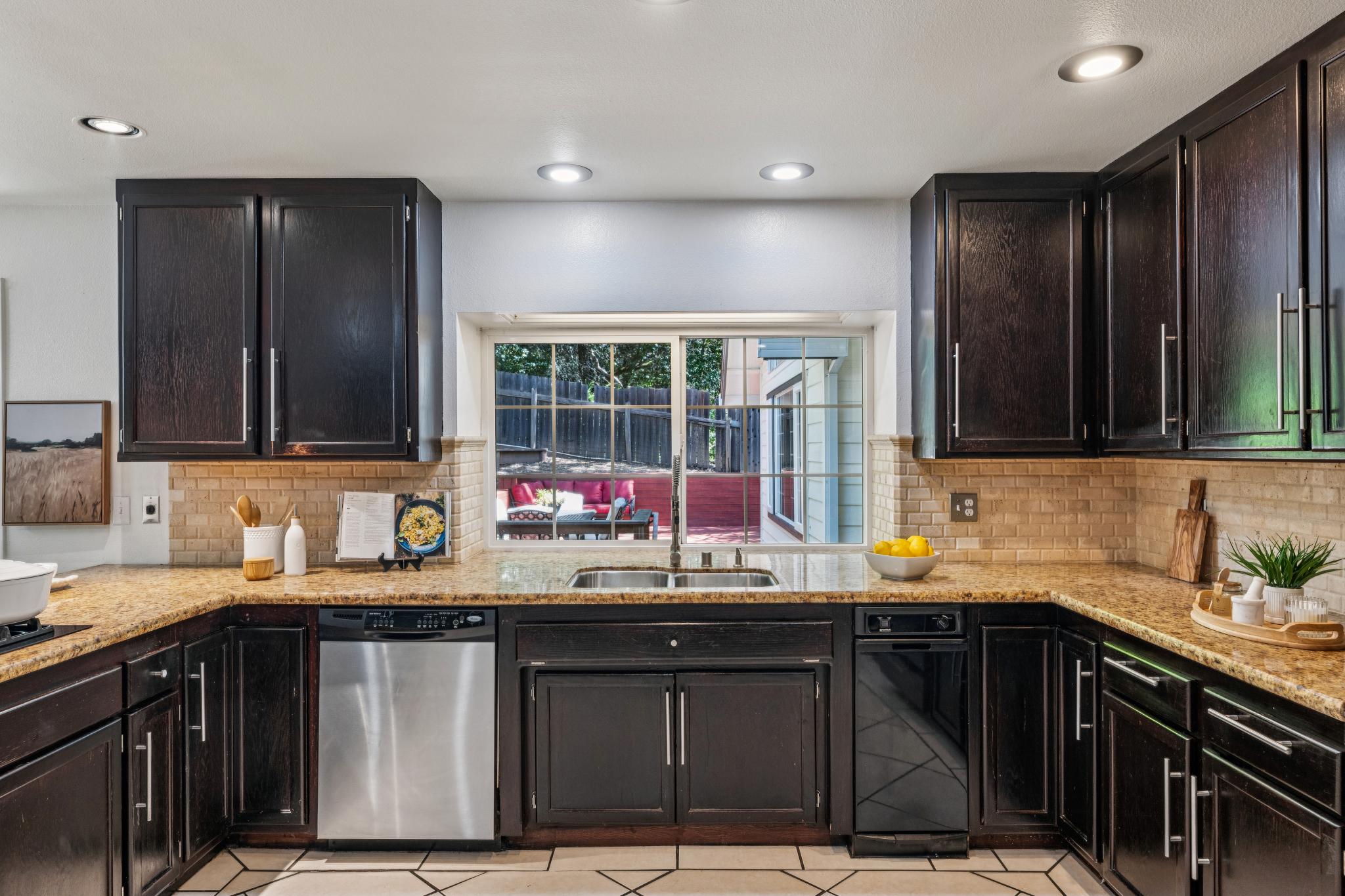  Elegant Northeast Santa Rosa Home on .5 Acres - 物件實景