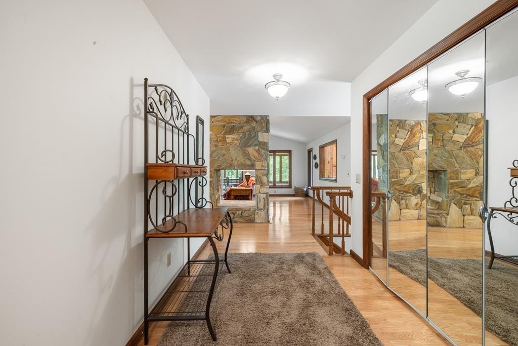 Hayesville, North Carolina, 28904, United States, 4 Bedrooms Bedrooms, ,3 BathroomsBathrooms,Residential,For Sale,1983096