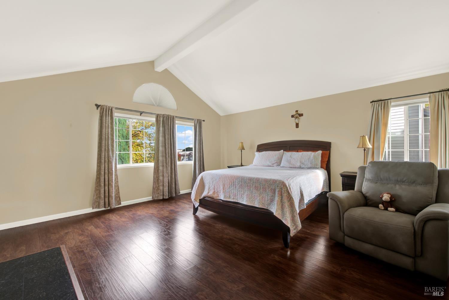 Dixon, California, 95620, United States, 5 Bedrooms Bedrooms, ,3 BathroomsBathrooms,Residential,For Sale,1992877