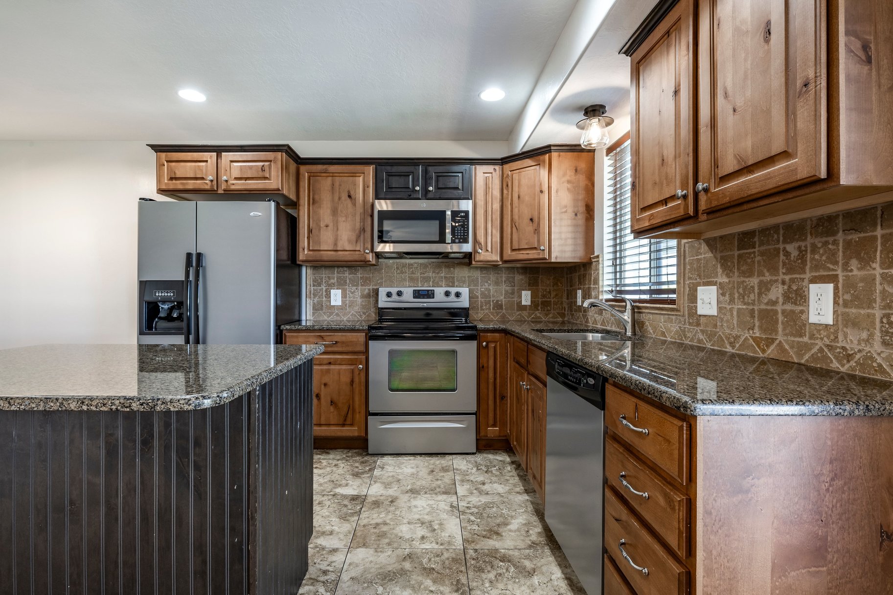  Townhome with Fully Finished Basement - 物件實景