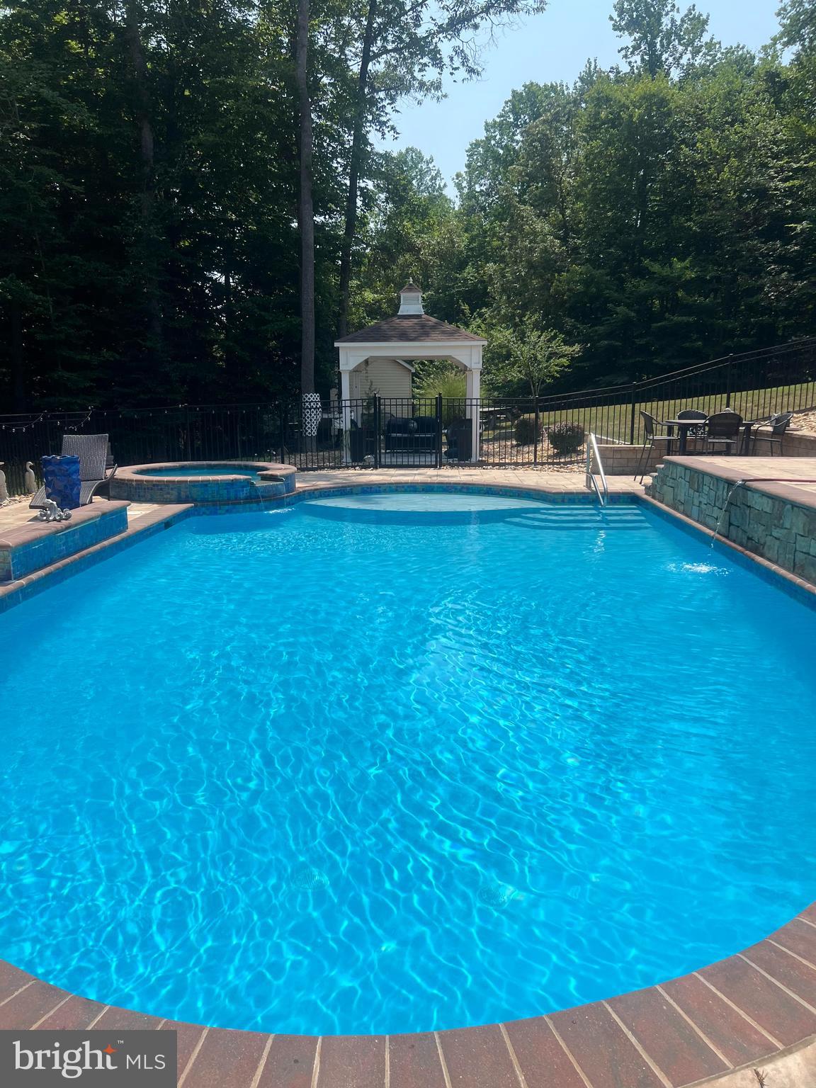 Woodbridge, Virginia, 22192, United States, 5 Bedrooms Bedrooms, ,5 BathroomsBathrooms,Residential,For Sale,1987362