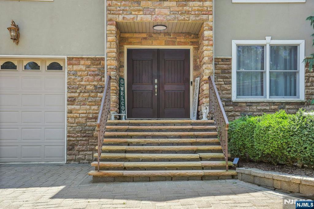 Old Tappan, New Jersey, 07675, United States, 4 Bedrooms Bedrooms, ,3 BathroomsBathrooms,Residential,For Sale,1906748