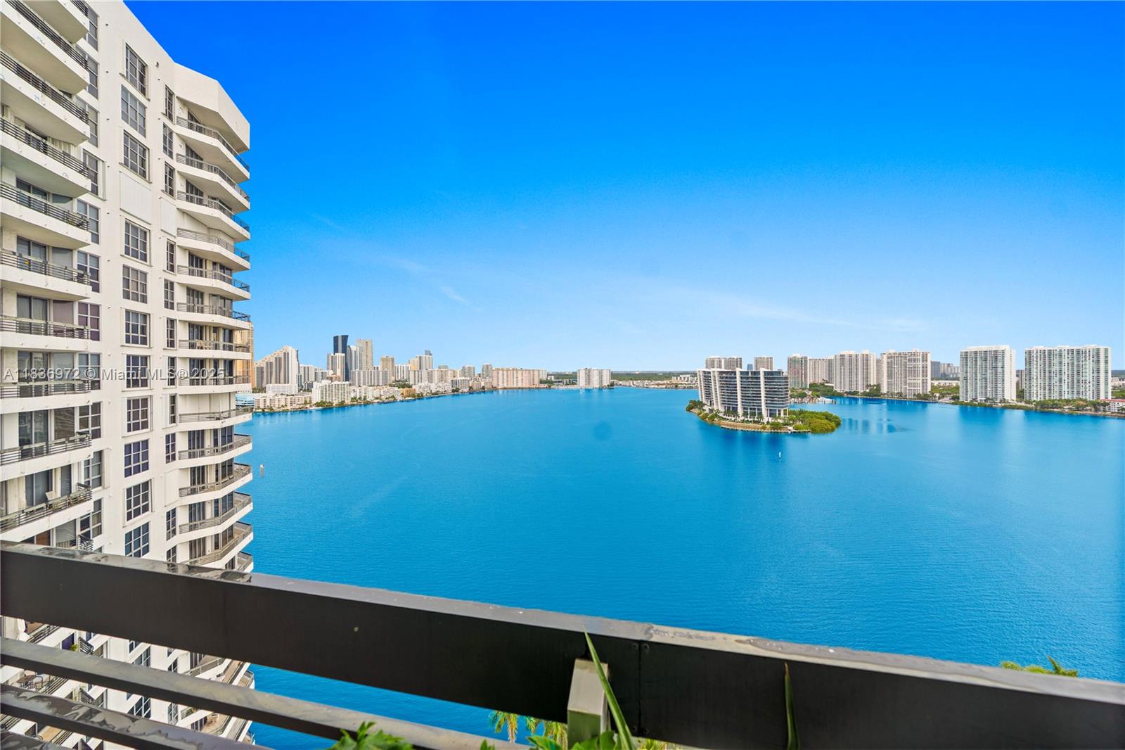 Aventura, Florida, 33180, United States, 2 Bedrooms Bedrooms, ,2 BathroomsBathrooms,Residential,For Sale,1895458