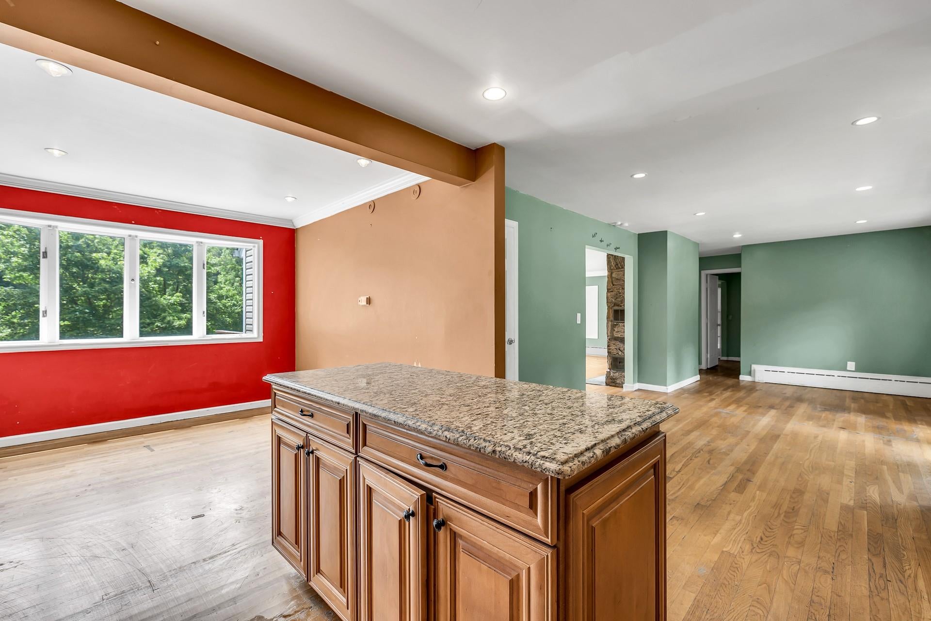 Huntington, New York, 11743, United States, 4 Bedrooms Bedrooms, ,3 BathroomsBathrooms,Residential,For Sale,1895271