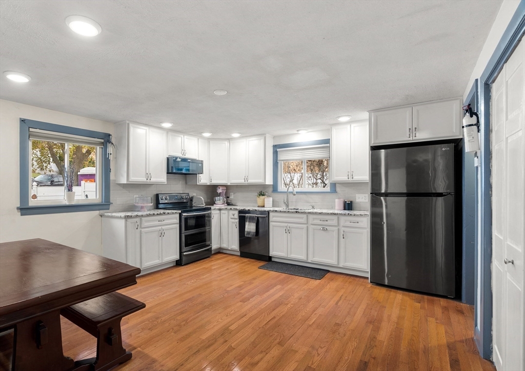 Swampscott, Massachusetts, 01907, United States, 4 Bedrooms Bedrooms, ,2 BathroomsBathrooms,Residential,For Sale,1989409