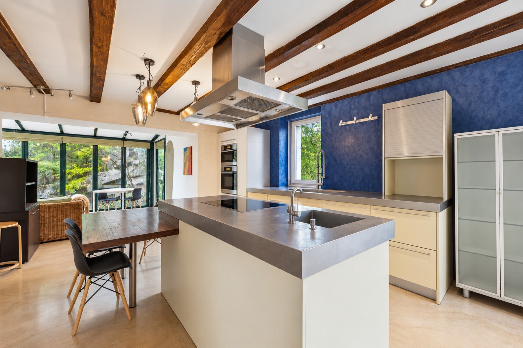  An exceptional village home in the heart of Sullens - 物件實景