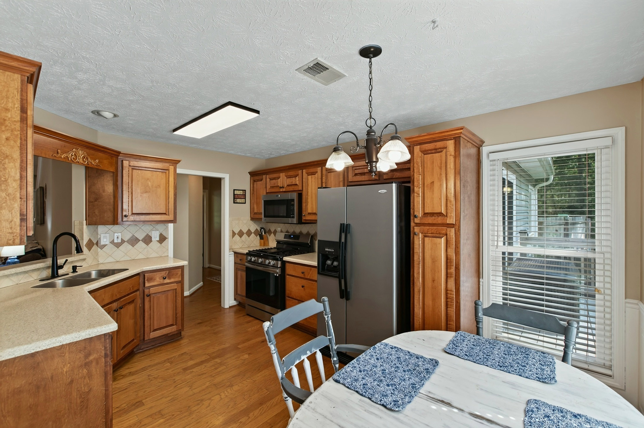  Charming Home on an Expansive 2.8+/- Acre Corner Lot - 物件實景