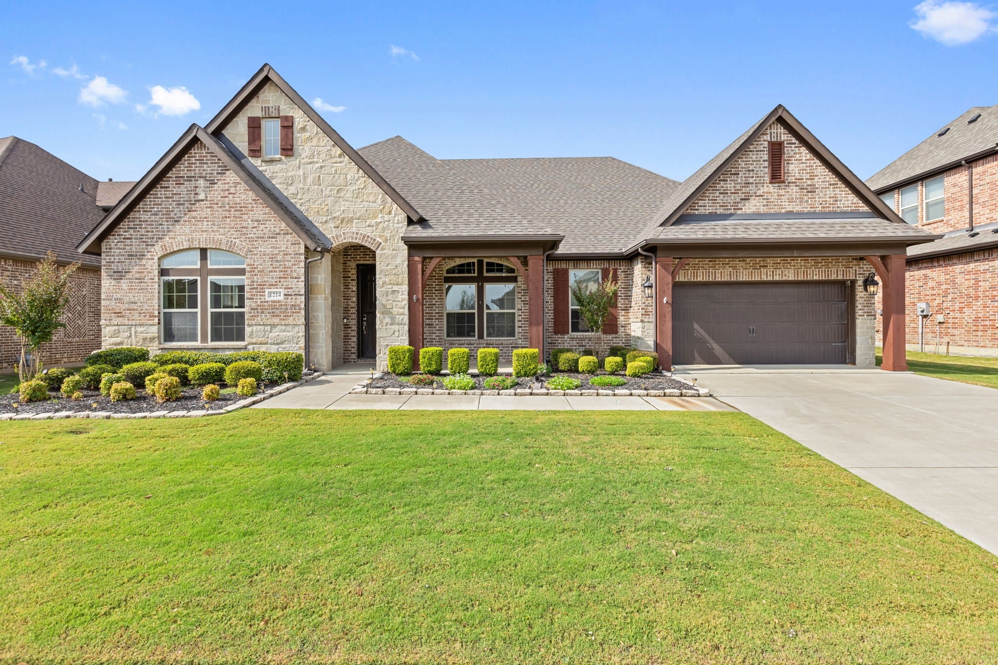 Mansfield, Texas, 76063, United States, 4 Bedrooms Bedrooms, ,4 BathroomsBathrooms,Residential,For Sale,1979956