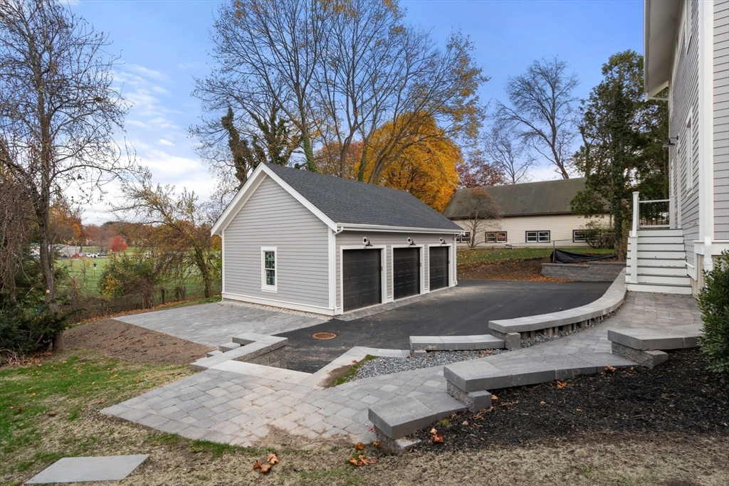 Wellesley, Massachusetts, 02482, United States, 3 Bedrooms Bedrooms, ,4 BathroomsBathrooms,Residential,For Sale,1990974