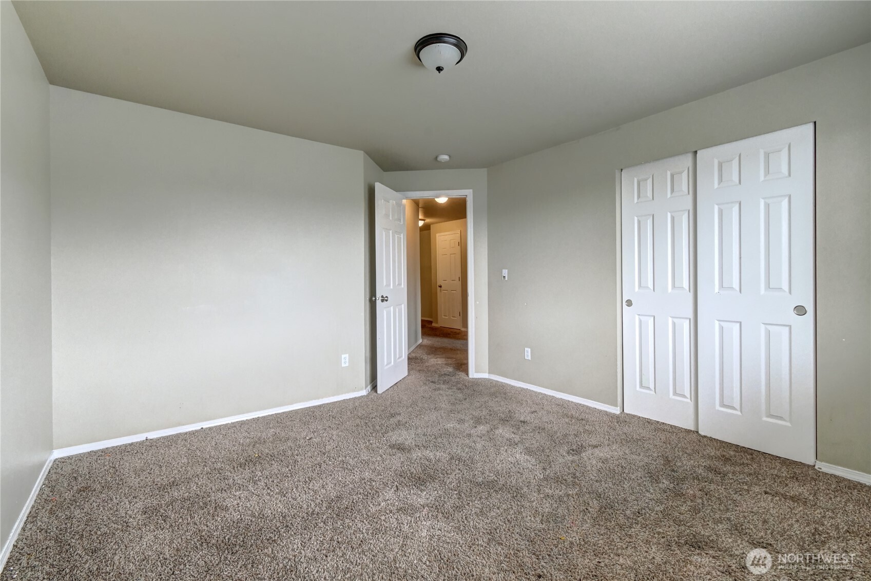 Covington, Washington, 98042, United States, 5 Bedrooms Bedrooms, ,3 BathroomsBathrooms,Residential,For Sale,2002094