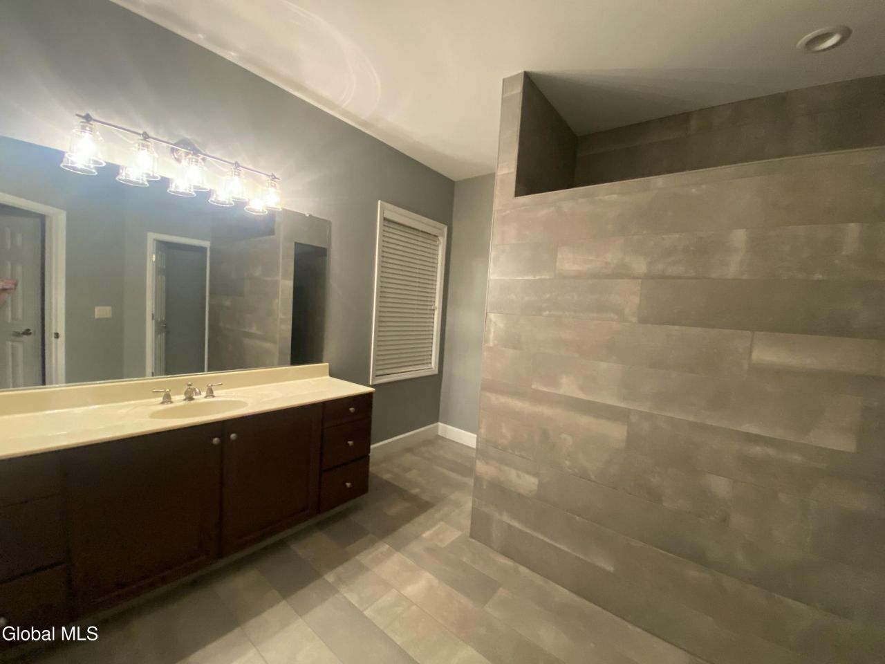 Altamont, New York, 12009, United States, 3 Bedrooms Bedrooms, ,3 BathroomsBathrooms,Residential,For Sale,1988112