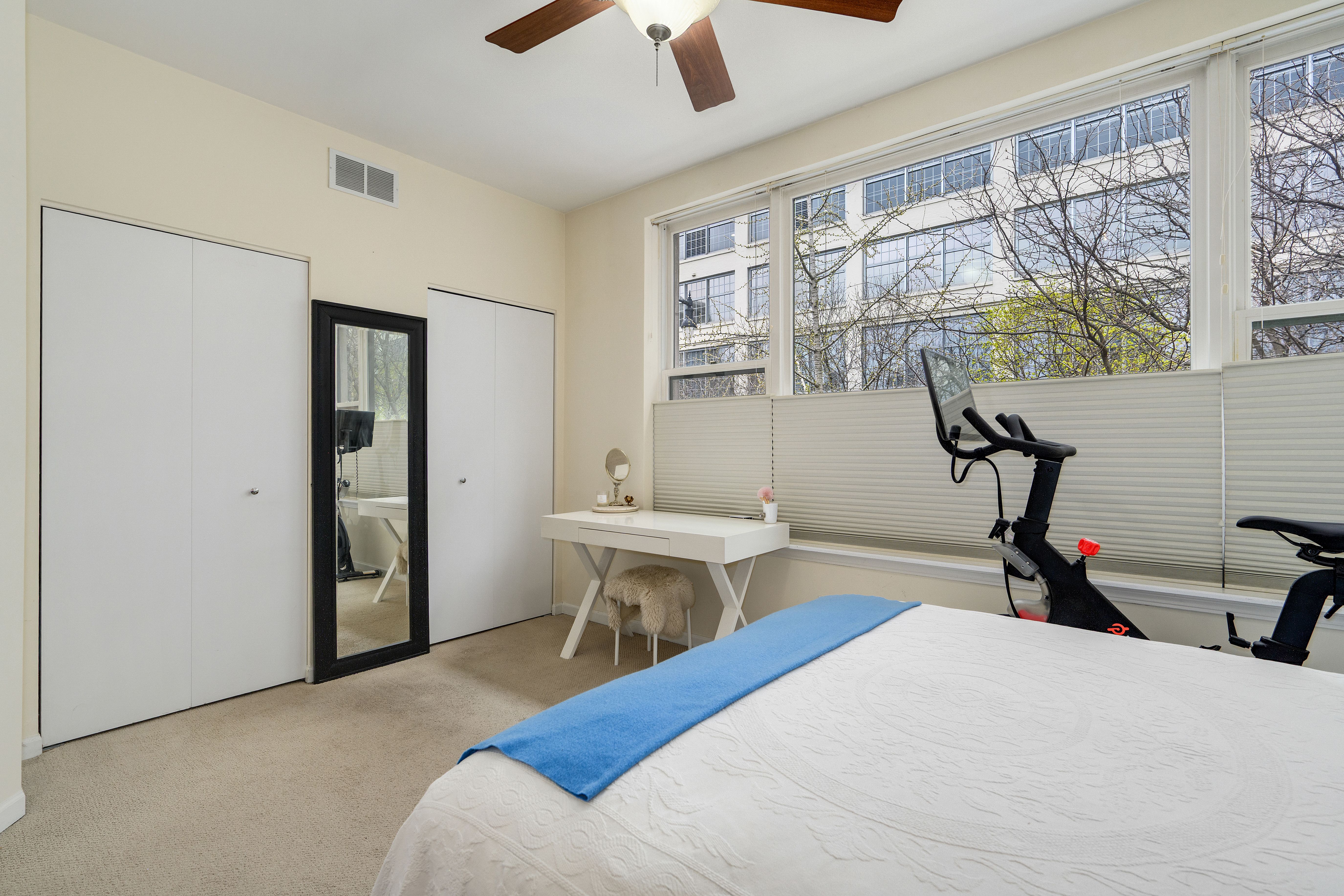  Bright, Updated Townhome in River North