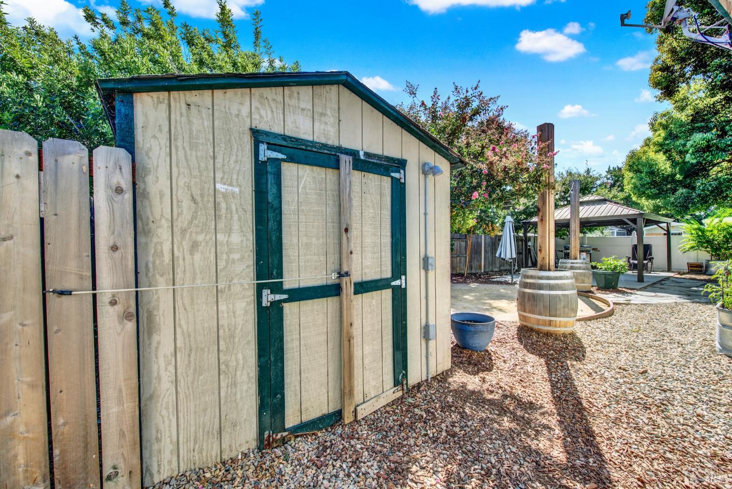 Vacaville, California, 95687, United States, 3 Bedrooms Bedrooms, ,2 BathroomsBathrooms,Residential,For Sale,1940371