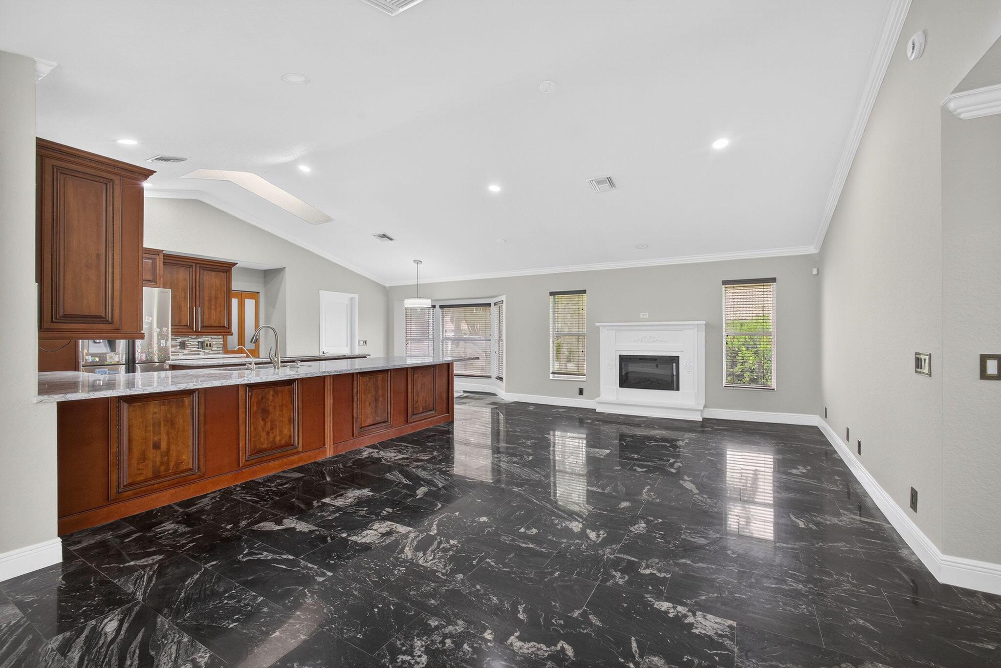 Wellington, Florida, 33414, United States, 5 Bedrooms Bedrooms, ,4 BathroomsBathrooms,Residential,For Sale,1978857