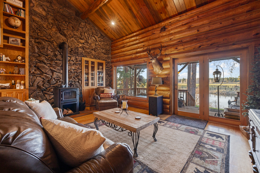 CHILOQUIN, Oregon, 97624, United States, 3 Bedrooms Bedrooms, ,3 BathroomsBathrooms,Residential,For Sale,1974697