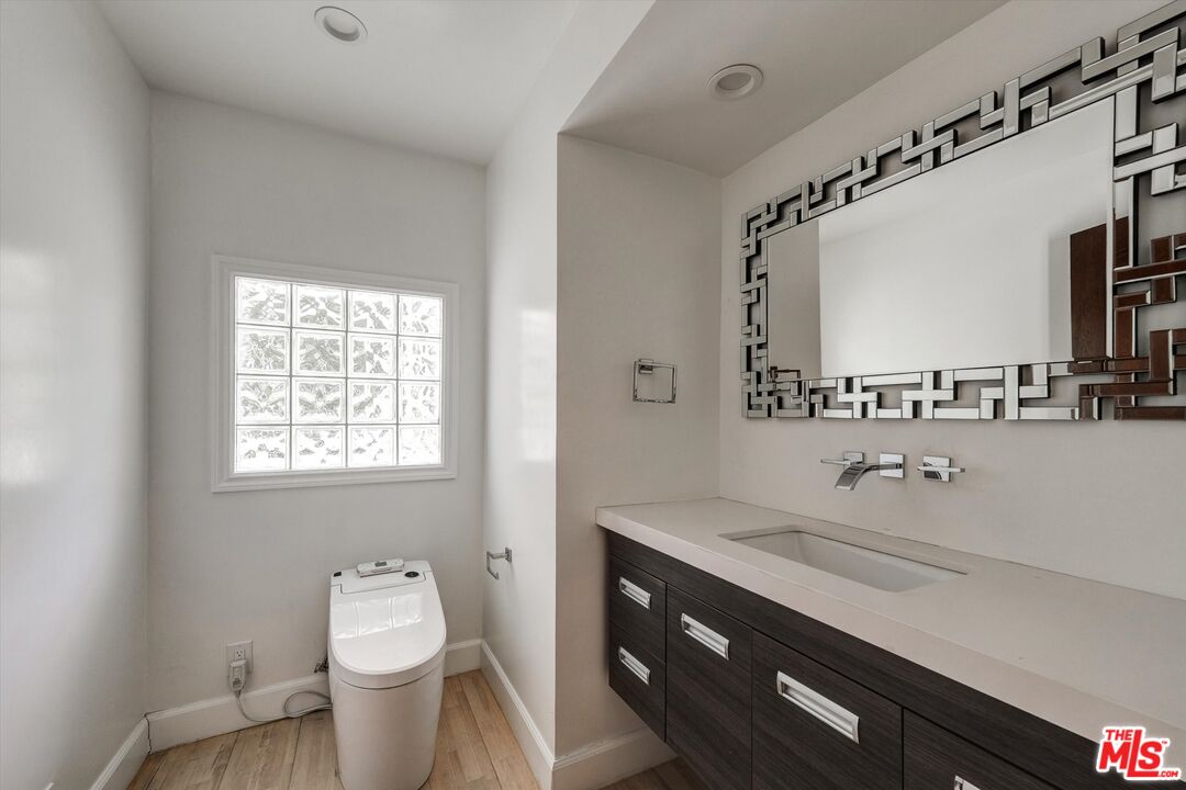 Beverly Hills, California, 90210, United States, 8 Bedrooms Bedrooms, ,3 BathroomsBathrooms,Residential,For Sale,1916732