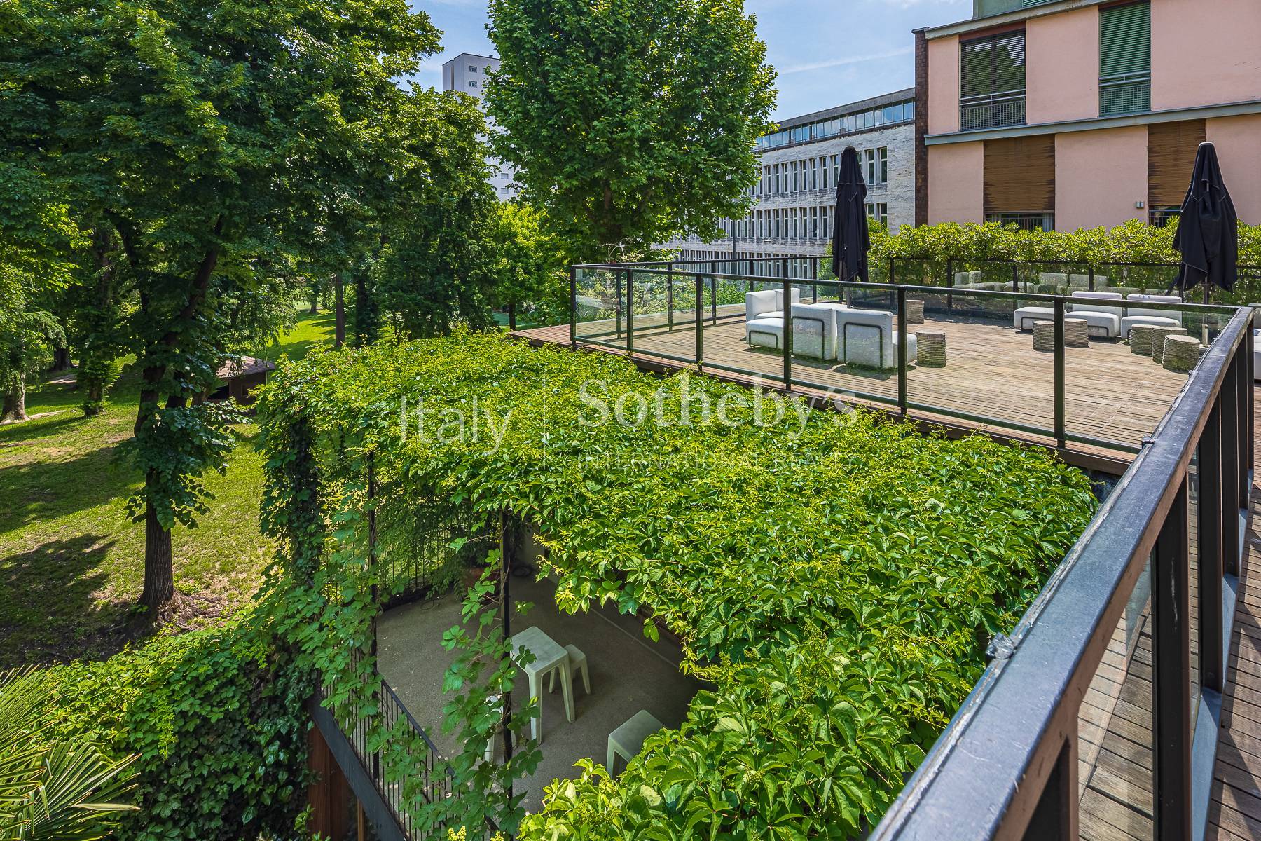  Independent property surrounded by greenery in the center of Milan - 物件實景
