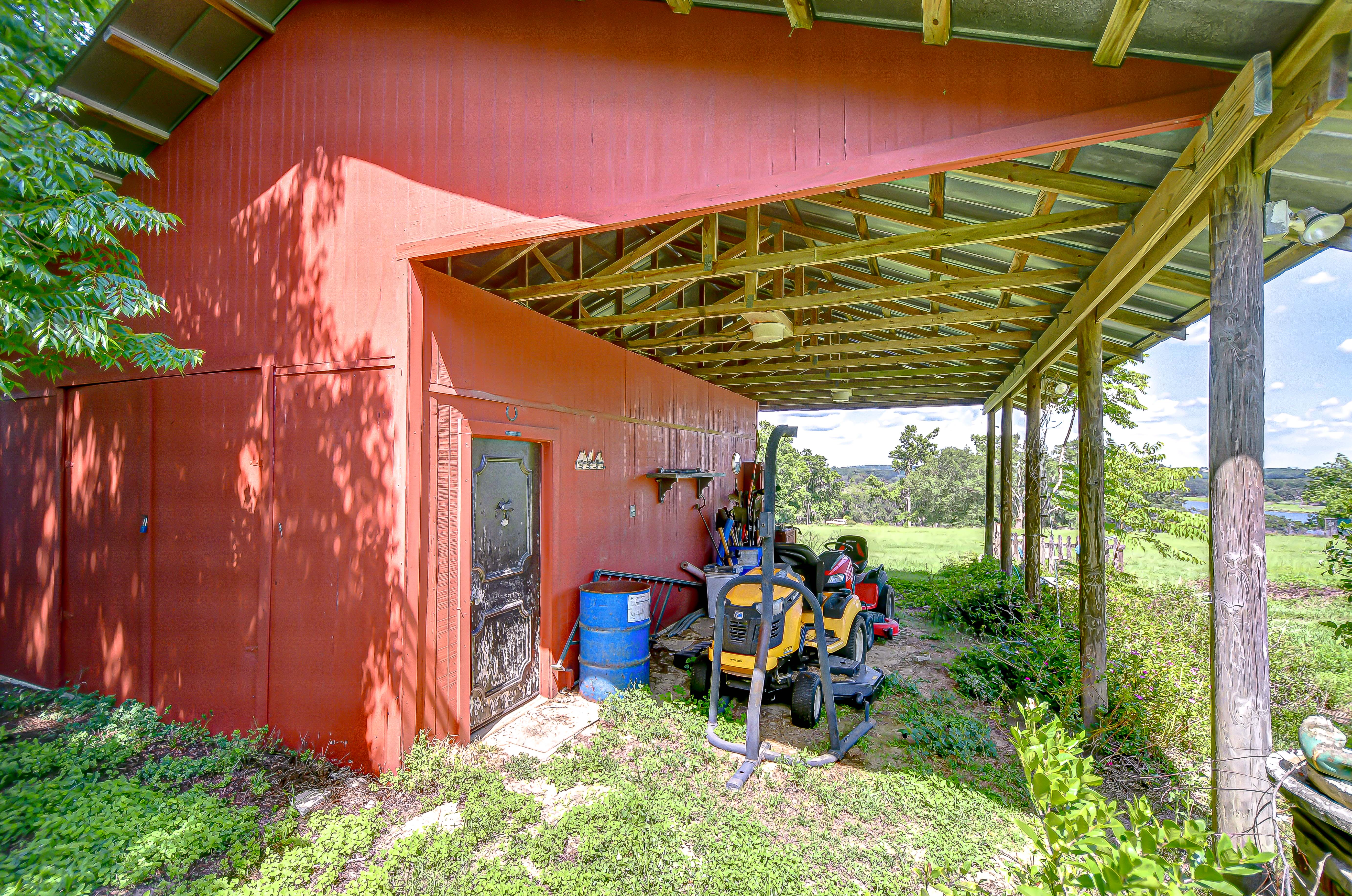 Dade City, Florida, 33523, United States, 4 Bedrooms Bedrooms, ,3 BathroomsBathrooms,Residential,For Sale,1873323