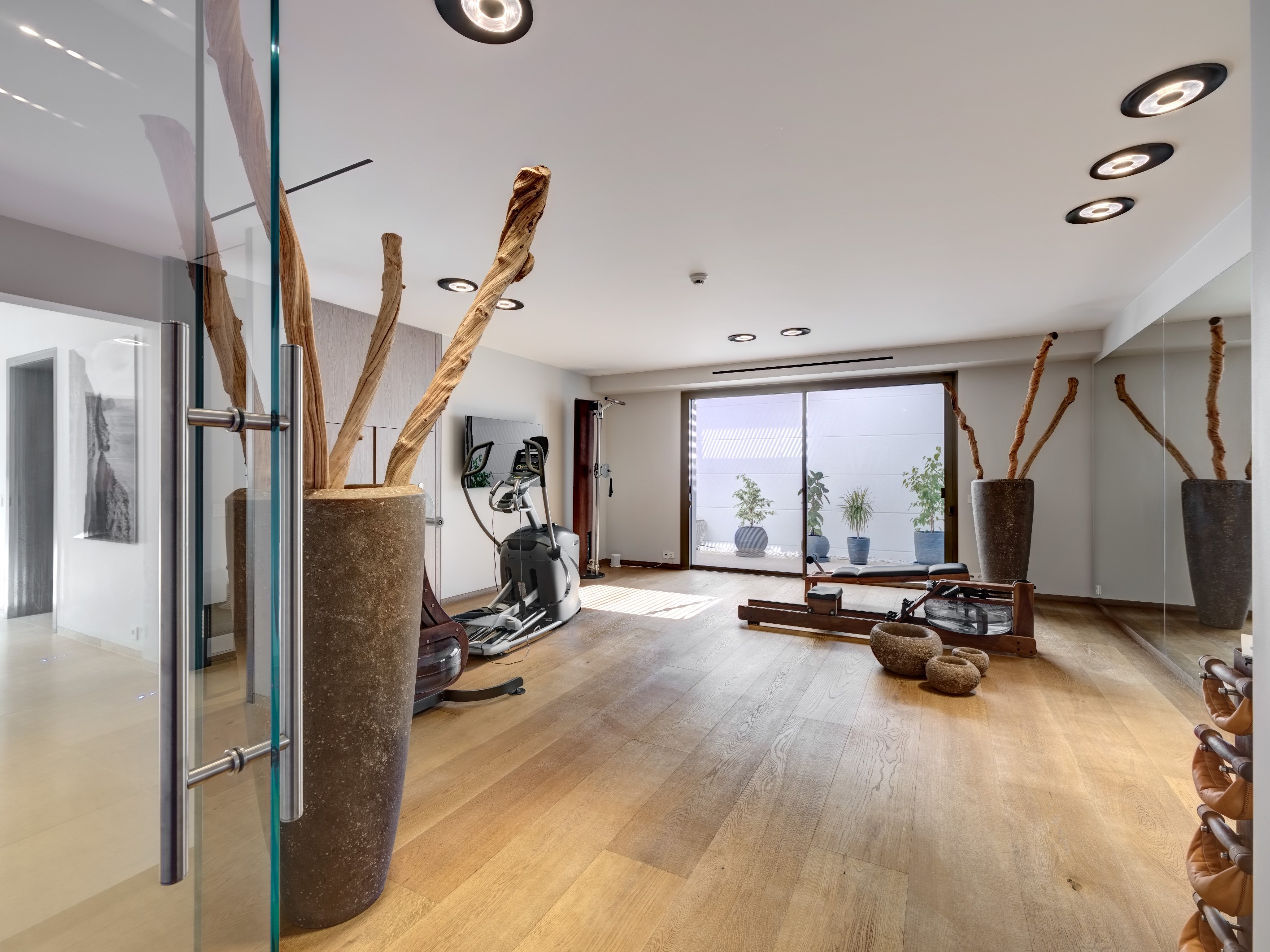  Contemporary luxury villa with guest house, wellness area and pool for sale in … - 物件實景