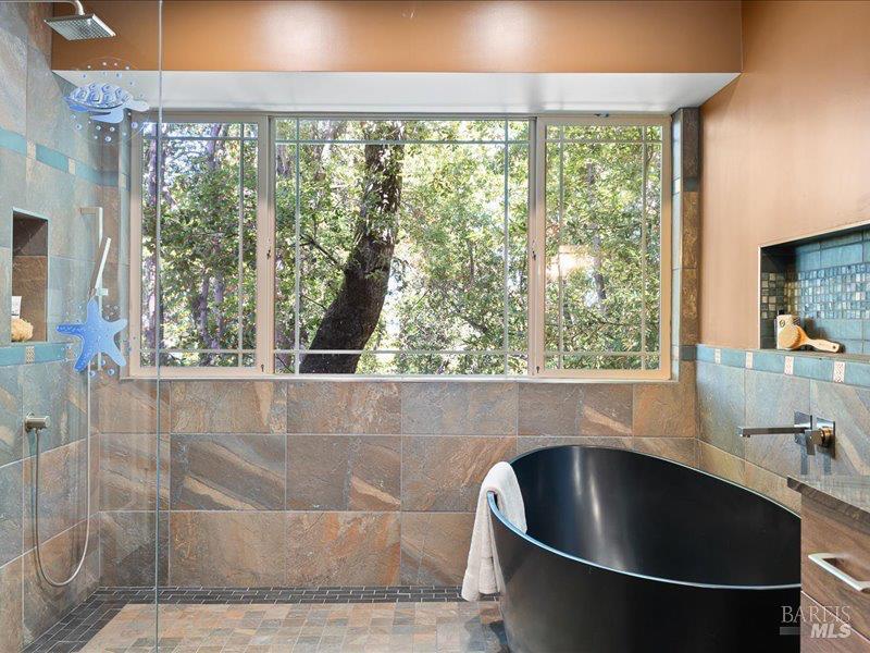 Novato, California, 94947, United States, 5 Bedrooms Bedrooms, ,4 BathroomsBathrooms,Residential,For Sale,1973889