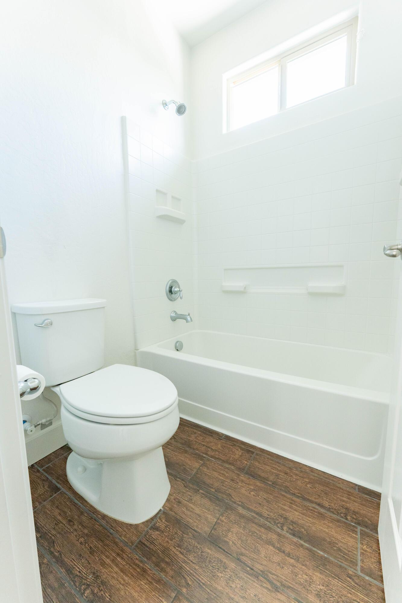 Tulare, California, 93274, United States, 4 Bedrooms Bedrooms, ,3 BathroomsBathrooms,Residential,For Sale,1975083