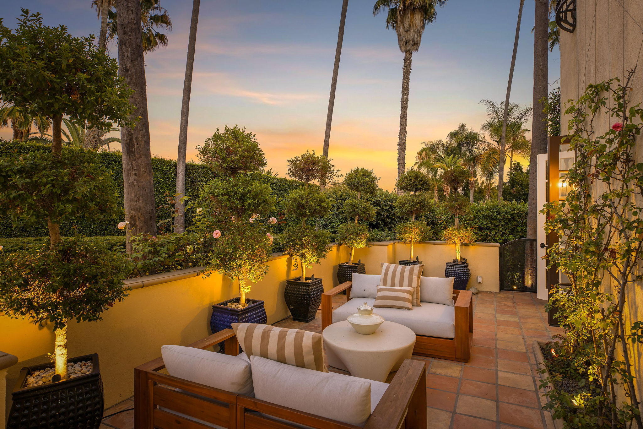  Romantic Spanish Retreat in Whitley Heights - 物件實景