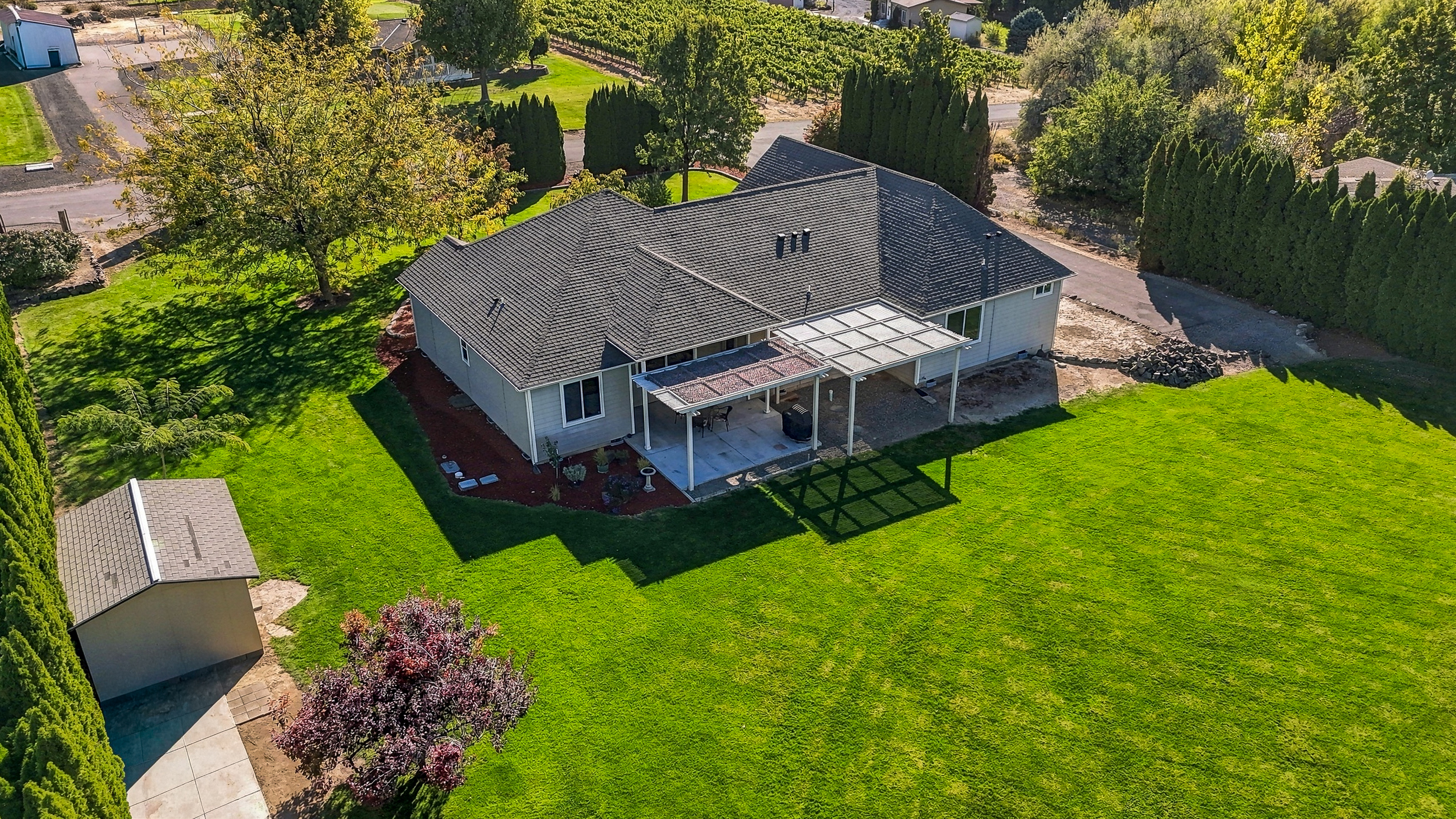  1.25 acres w vineyard views/mountain custom home - 物件實景