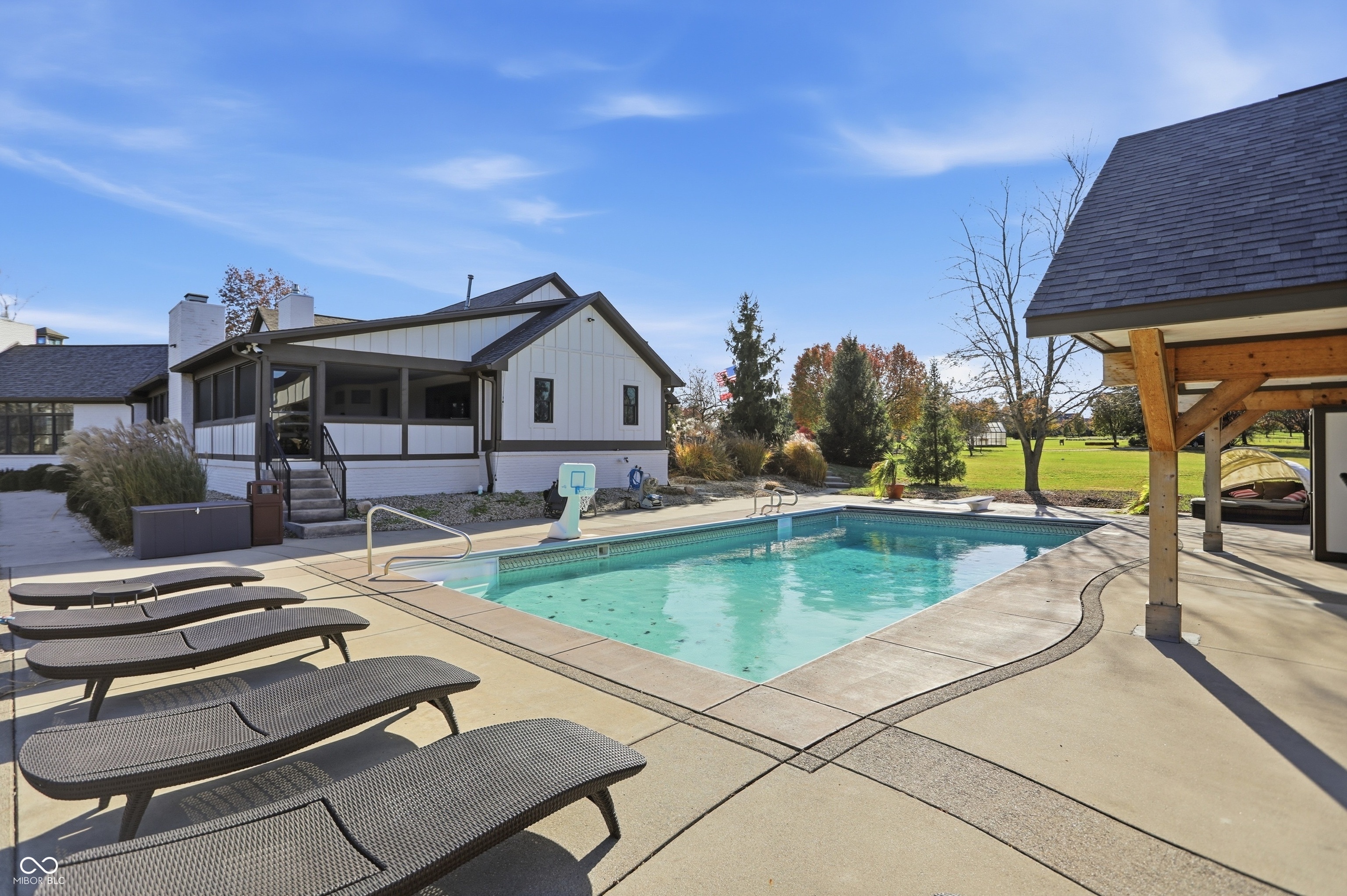 Bargersville, Indiana, 46106, United States, 5 Bedrooms Bedrooms, ,6 BathroomsBathrooms,Residential,For Sale,1992401