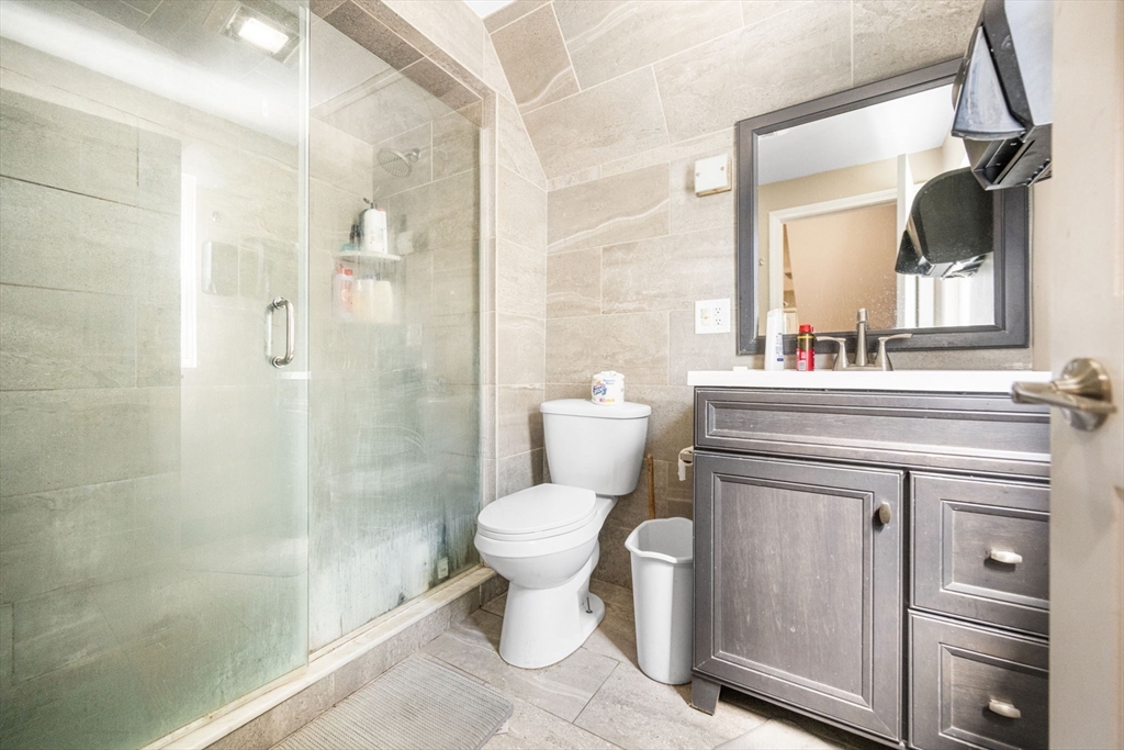 Everett, Massachusetts, 02149, United States, 4 Bedrooms Bedrooms, ,2 BathroomsBathrooms,Residential,For Sale,1890305