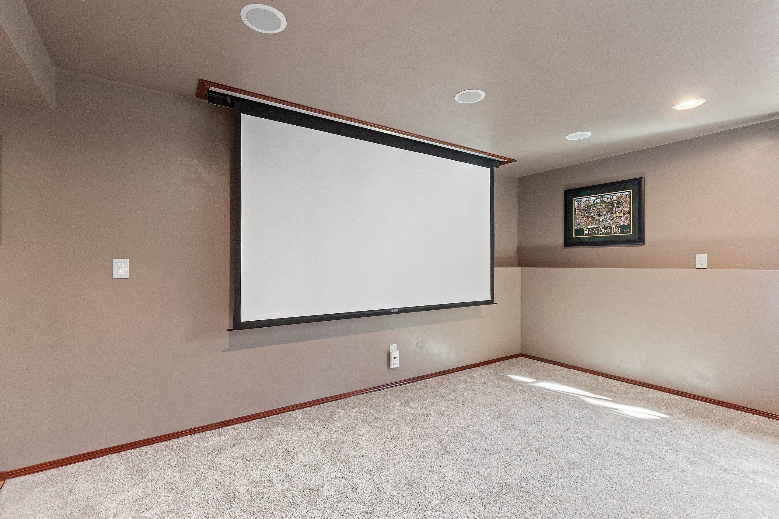 DE PERE, Wisconsin, 54115, United States, 5 Bedrooms Bedrooms, ,4 BathroomsBathrooms,Residential,For Sale,2048678