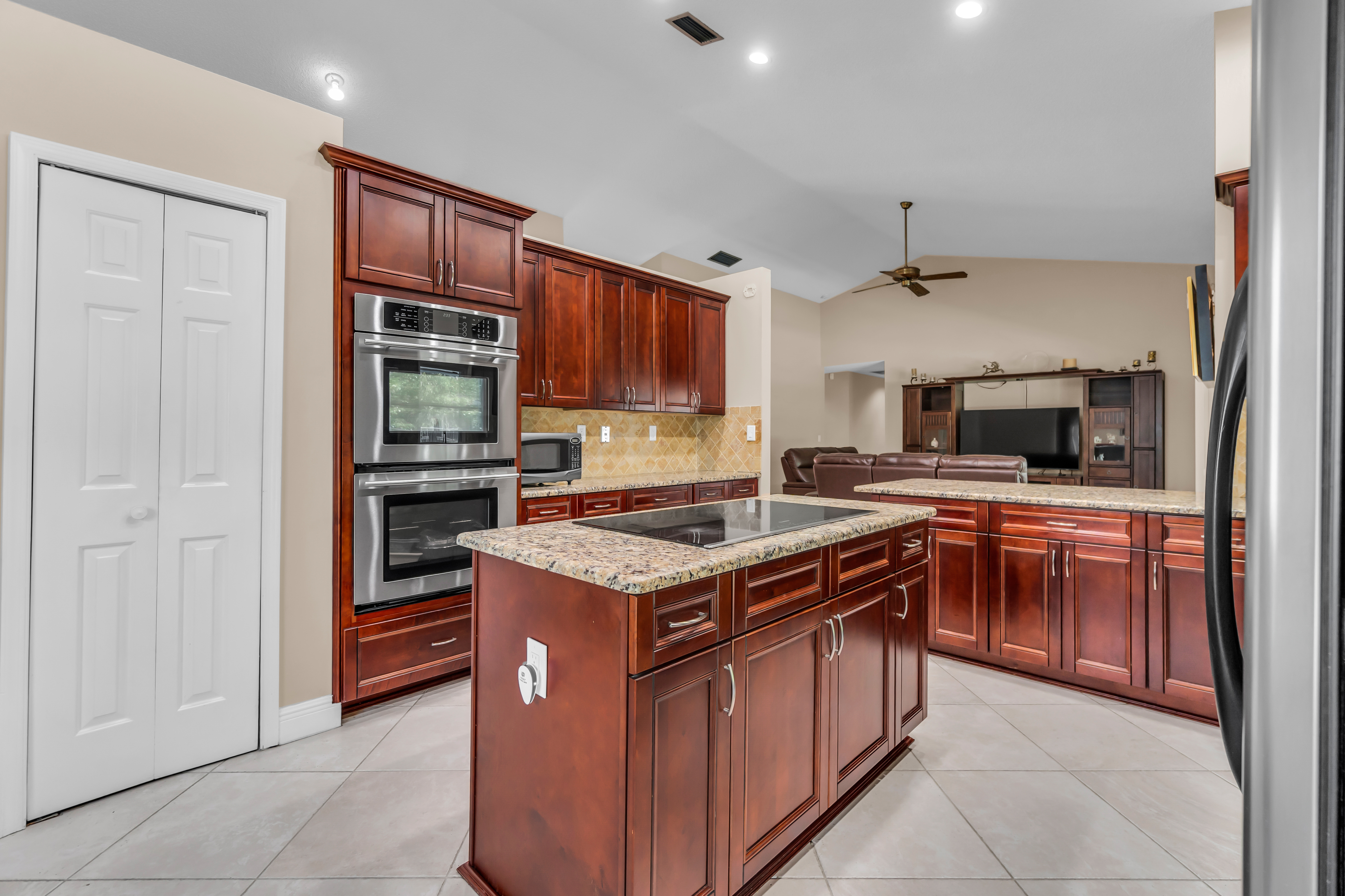  895 NW 110th Lane, Coral Springs, FL, 33071 - 物件實景