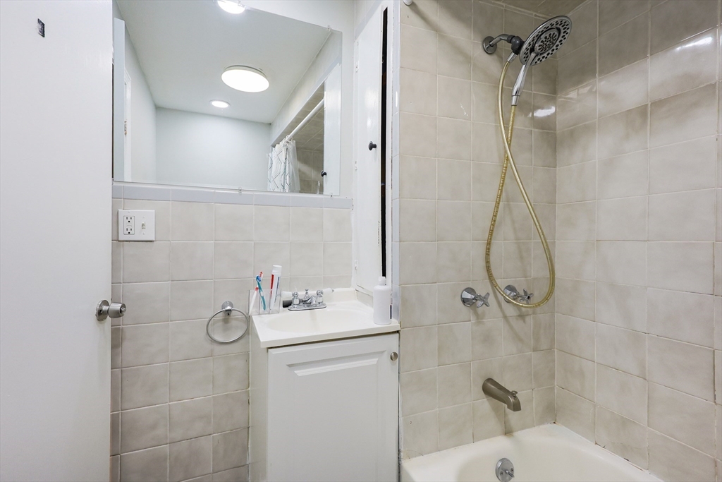 Fall River, Massachusetts, 02720, United States, 6 Bedrooms Bedrooms, ,3 BathroomsBathrooms,Residential,For Sale,1992574