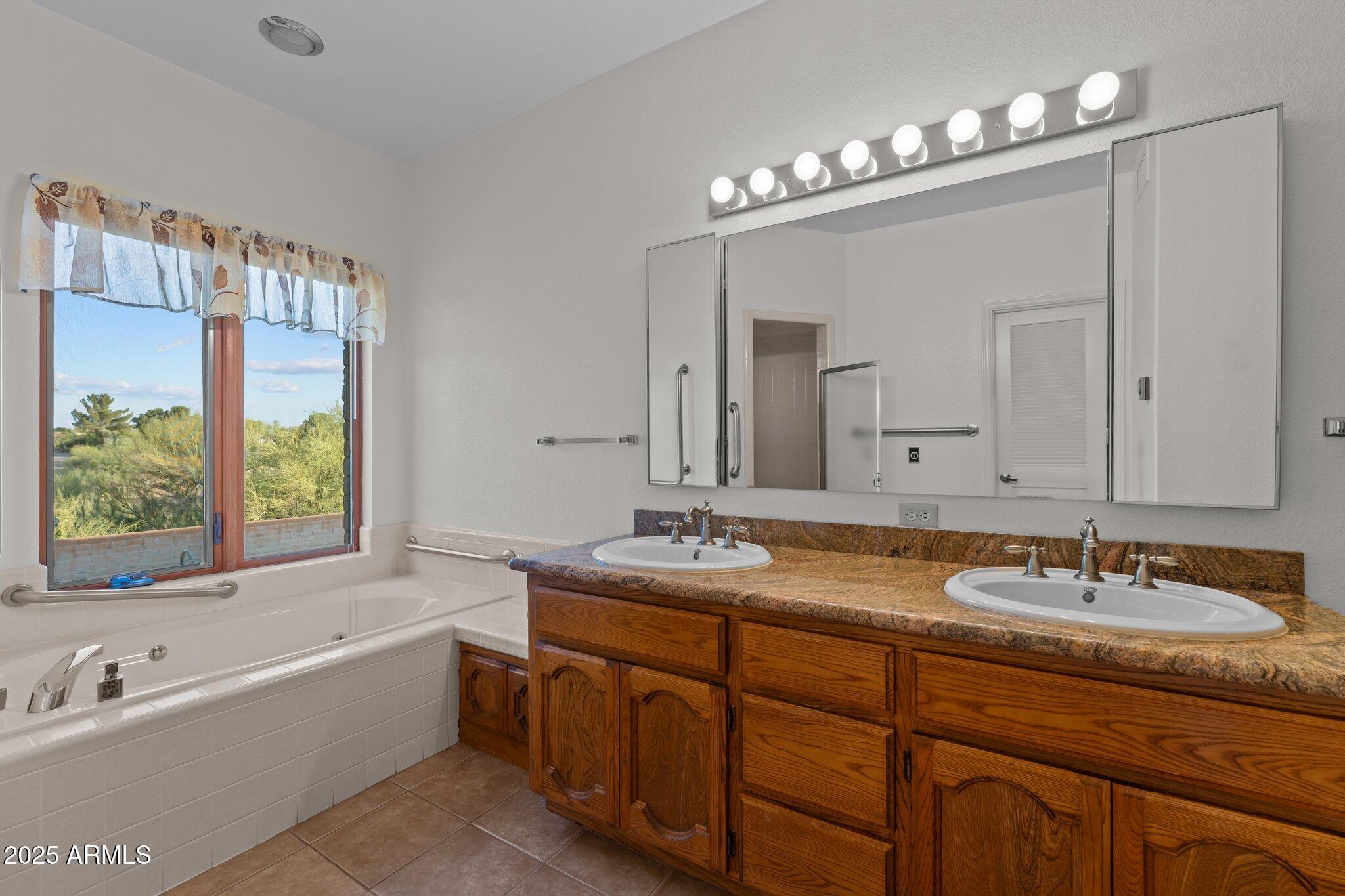 Wickenburg, Arizona, 85390, United States, 3 Bedrooms Bedrooms, ,3 BathroomsBathrooms,Residential,For Sale,1976707