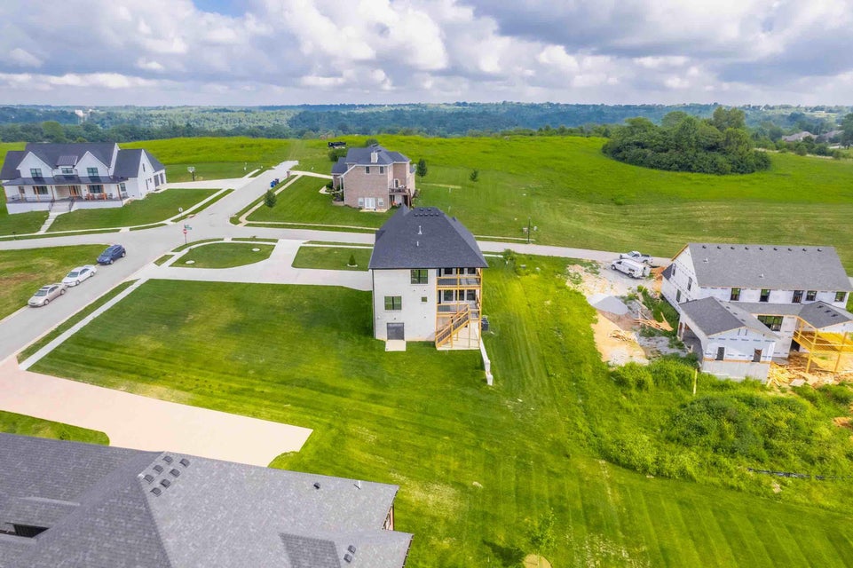 Richmond, Kentucky, 40475, United States, 5 Bedrooms Bedrooms, ,5 BathroomsBathrooms,Residential,For Sale,1881286