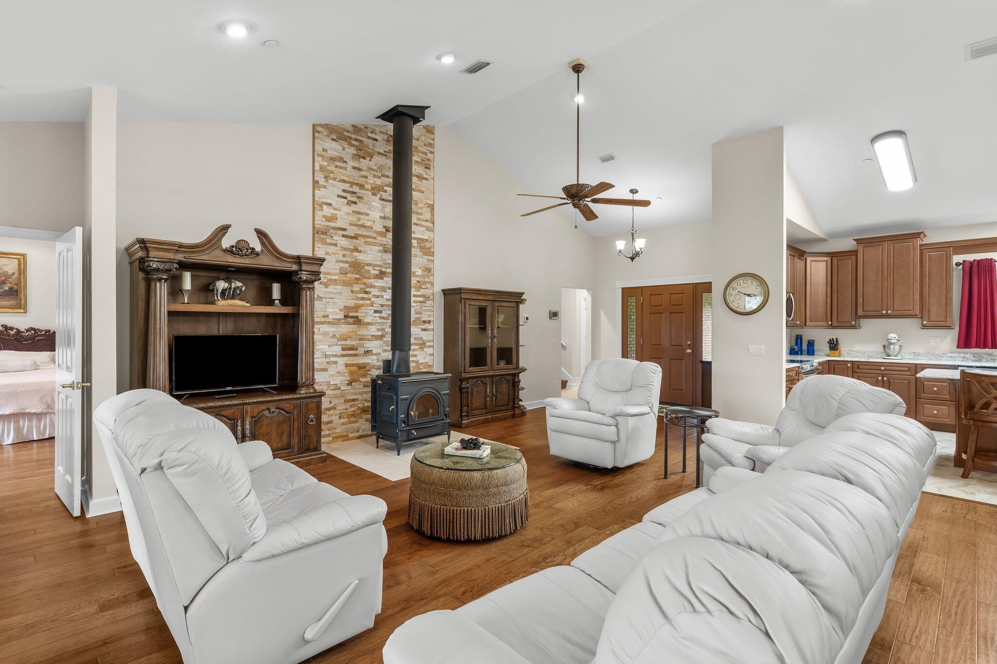 Youngstown, Florida, 32466, United States, 6 Bedrooms Bedrooms, ,6 BathroomsBathrooms,Residential,For Sale,1981831