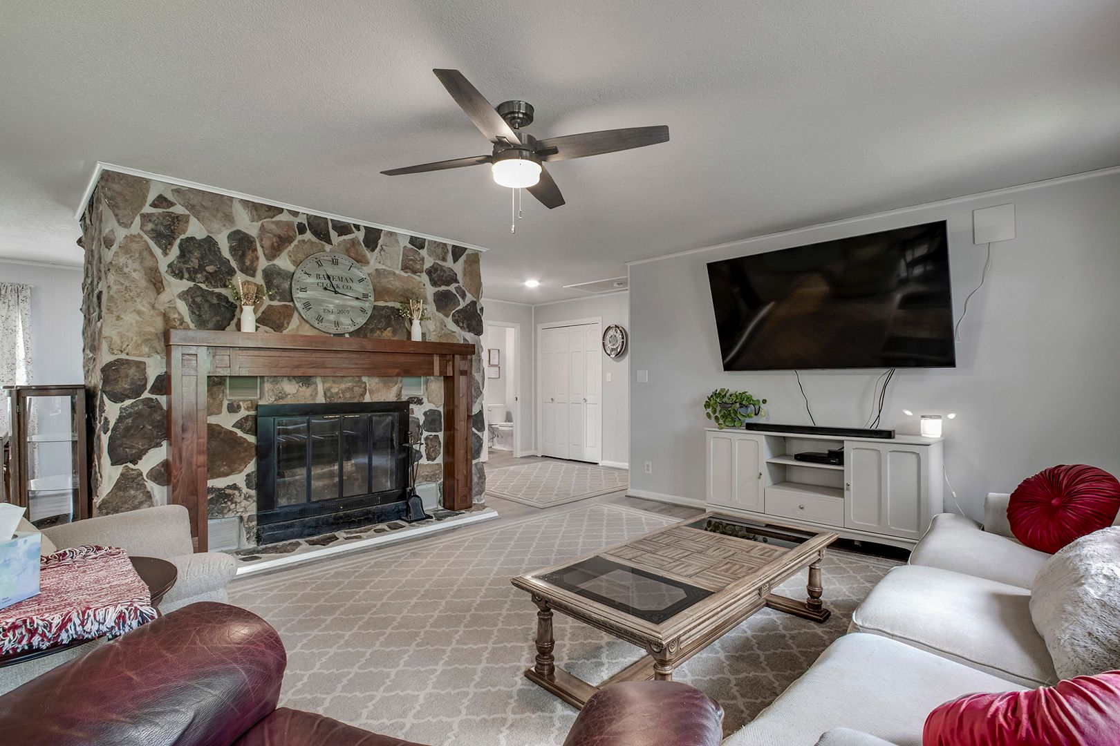 Harriman, Tennessee, 37748, United States, 3 Bedrooms Bedrooms, ,3 BathroomsBathrooms,Residential,For Sale,2011405