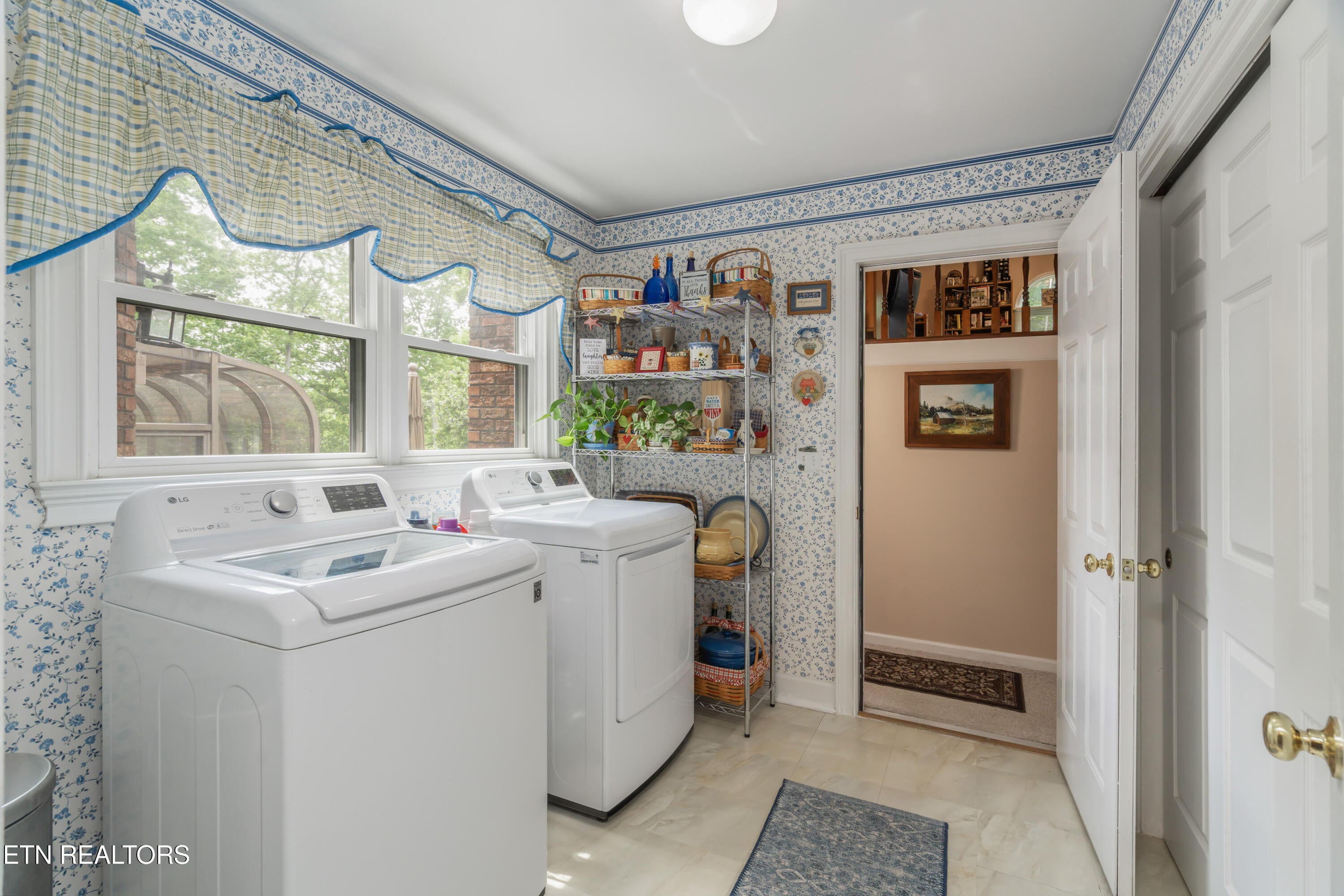 Kingston, Tennessee, 37763, United States, 3 Bedrooms Bedrooms, ,3 BathroomsBathrooms,Residential,For Sale,1762523