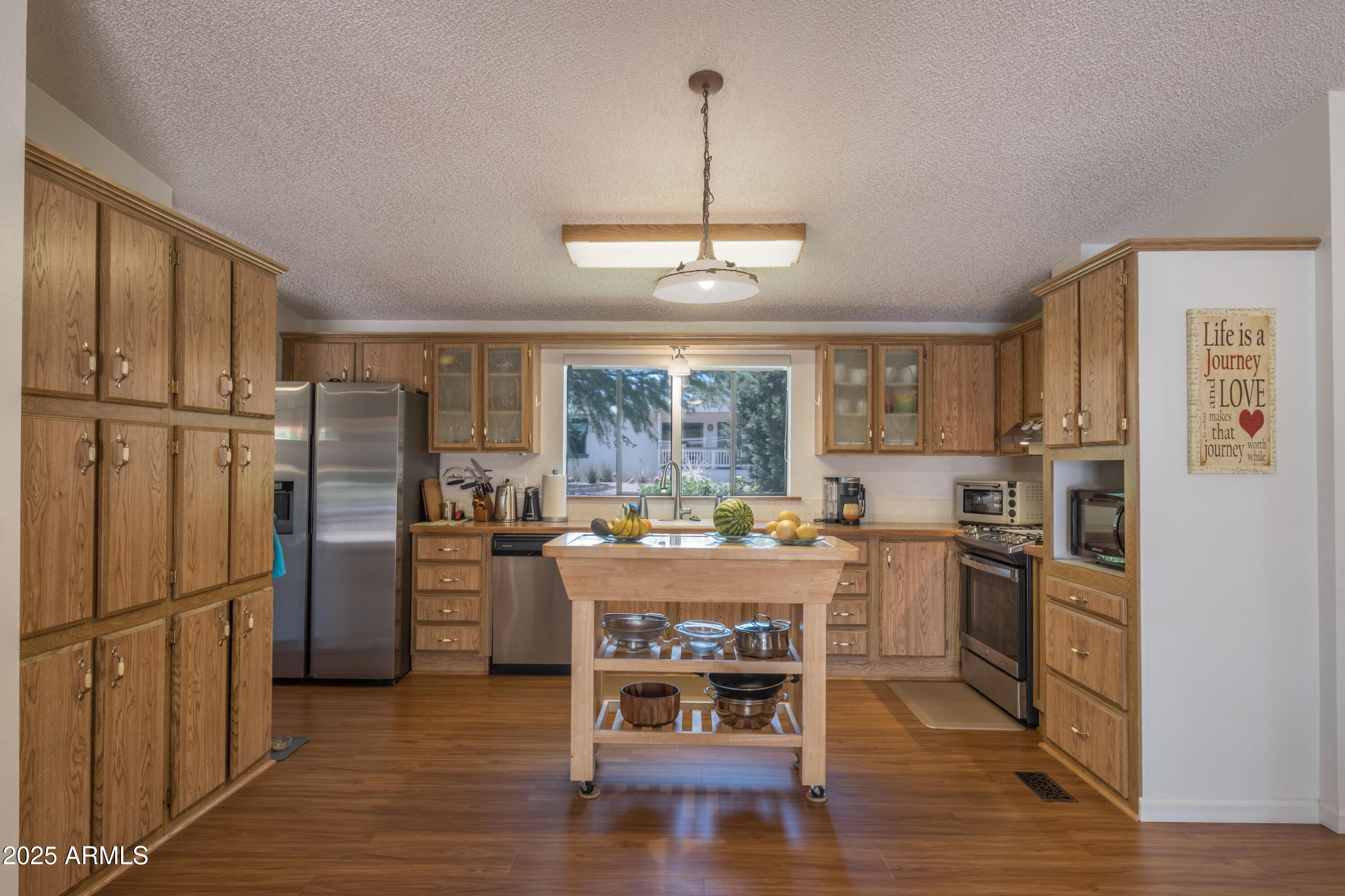 Sedona, Arizona, 86336, United States, 3 Bedrooms Bedrooms, ,Residential,For Sale,1942085