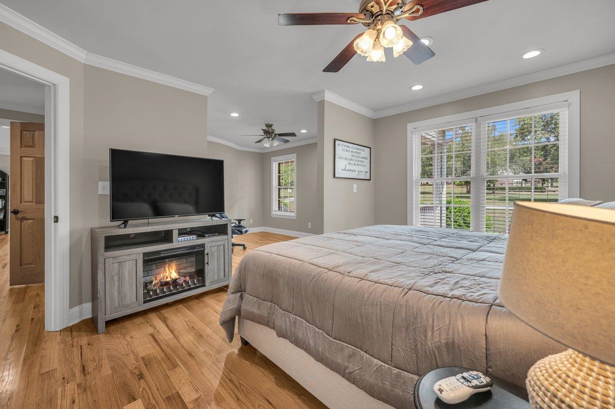 Landrum, South Carolina, 29356, United States, 5 Bedrooms Bedrooms, ,4 BathroomsBathrooms,Residential,For Sale,1990199