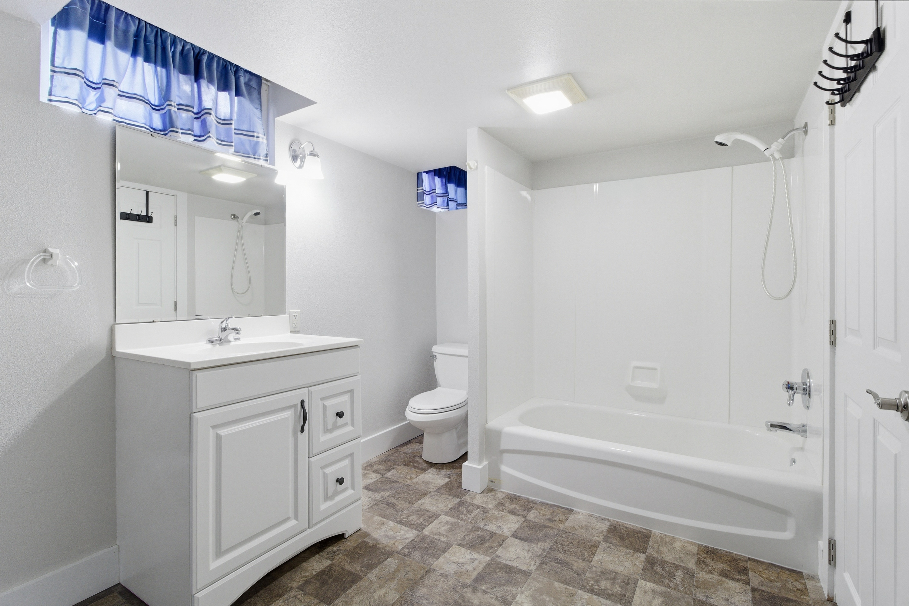  1021 E Chestnut St - 物件實景