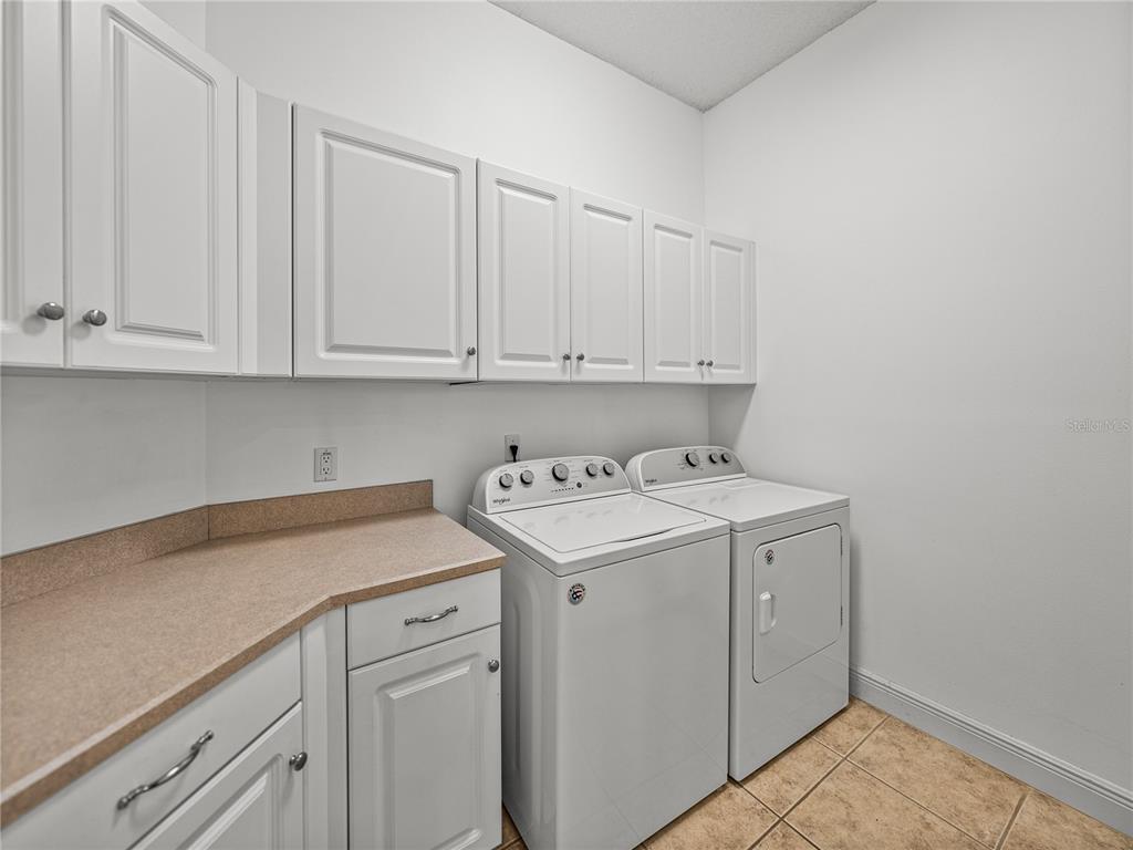 Winter Haven, Florida, 33884, United States, 4 Bedrooms Bedrooms, ,4 BathroomsBathrooms,Residential,For Sale,1934531