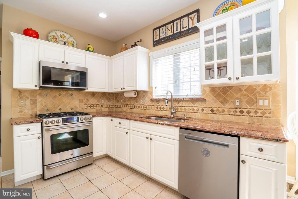 Monmouth Junction, New Jersey, 08852, United States, 4 Bedrooms Bedrooms, ,3 BathroomsBathrooms,Residential,For Sale,1869569